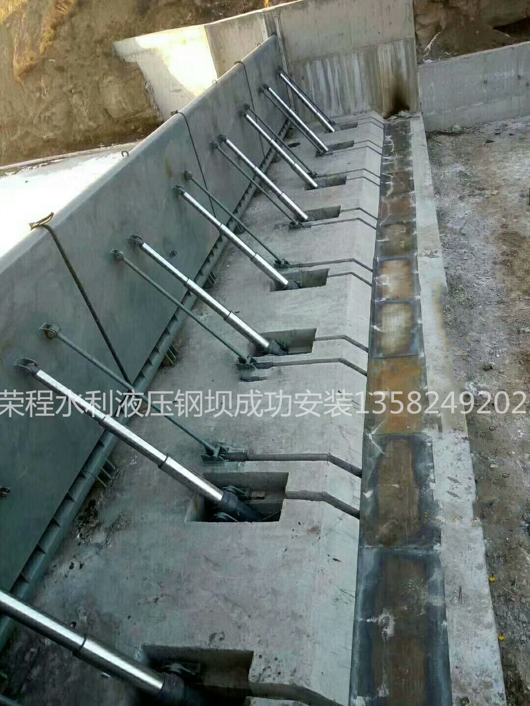 為您介紹水利自動(dòng)翻板閘門